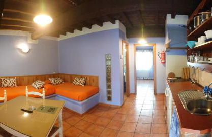 El Canchal de la Gallina -Cafetería -Aparcamiento gratis - Jacuzzi - Piscina de agua caliente abierta desde el 28 de Marzo - Foto 5