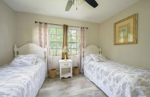 Hook, Line and Leisure Lakefront Gem with Porch! - Foto 27