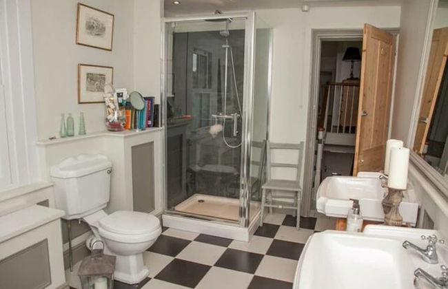 2 Bedroom House Next to the Sea, Lots of Fun! - Photo 23