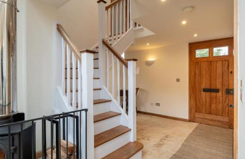The Coach House - Beautiful Home in Cheltenham! - Photo 87