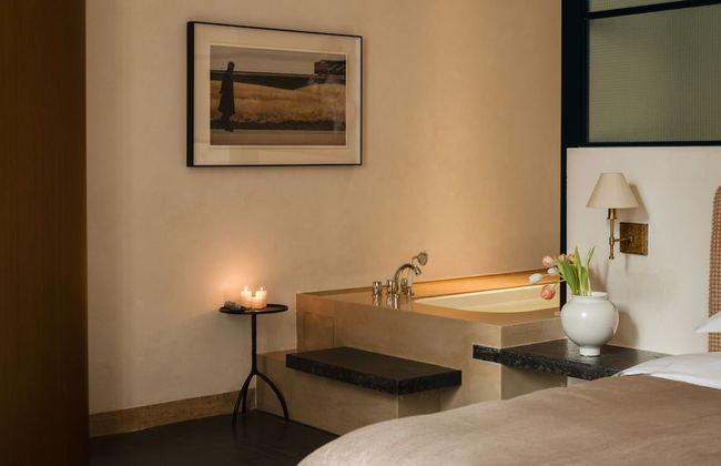 Golden Age Hotel - Photo 74