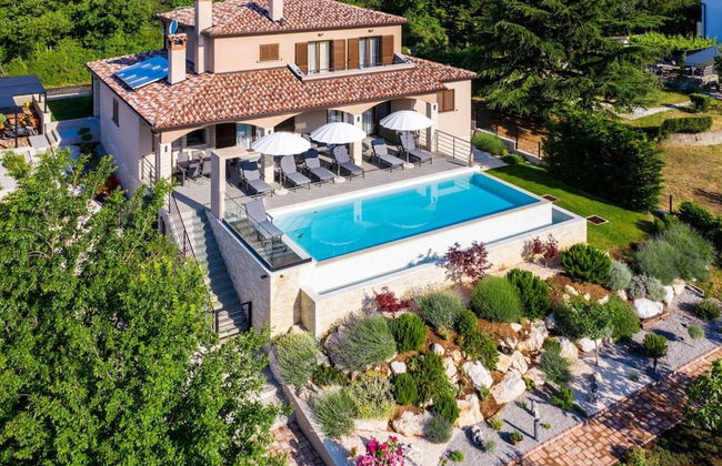 Villa With Pool Surrounded by Woods in Labin - Foto 16