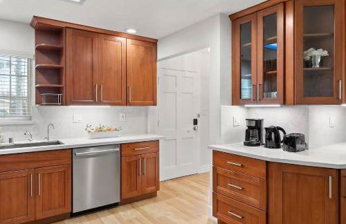 3BR Home Ideal for Work Trips, Family & Long Stays - Foto 8