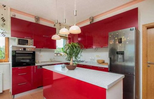 5-Bed Villa with Pool, Jacuzzi & Padel Court - Foto 13