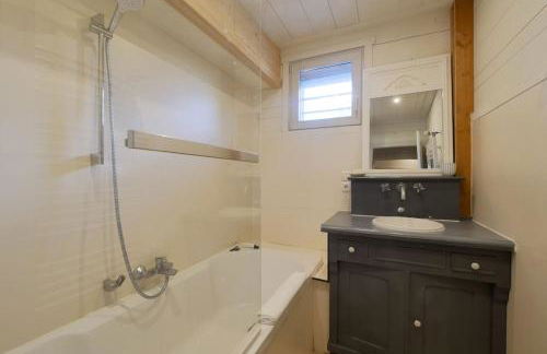 Beautiful 3 Star renovated Apt Sleeps 7 - Photo 15