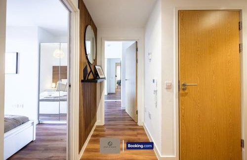 2BR Flat By Paul & Malin Properties Short Lets & Serviced Accommodation Salford - Foto 28