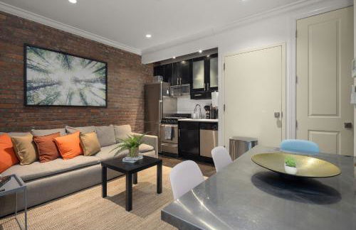 Explore NYC! Cozy 2BR in Prime Location - Foto 17