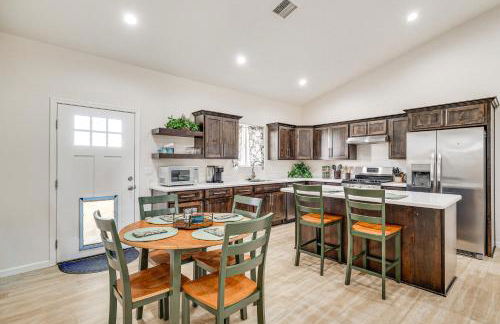 Hike and Ski! Home with Dog-Friendly Yard in Eagar - Foto 2