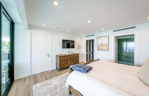 Bayview Villa by Rove Travel - Waterfront with Patio - Foto 17