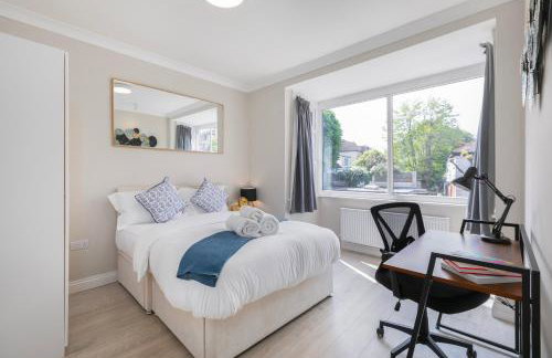 5 Bedroom, 3 Bathroom Modern House with Garden near Hampstead Heath Sleeps 10 - Foto 38