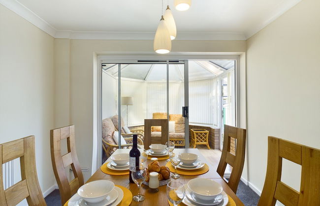 Tranquil Telford Retreat - 3 Bedroom House - Foto 1