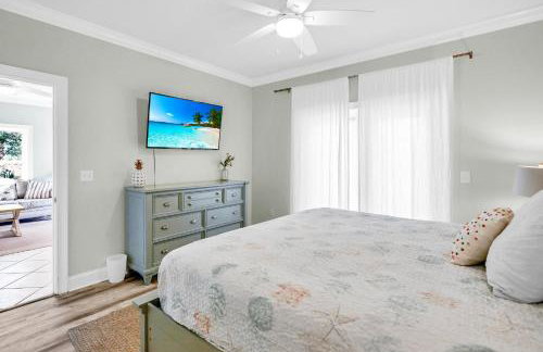 Two Homes, Private Pool, Game Room & Steps to the Beach - Foto 17