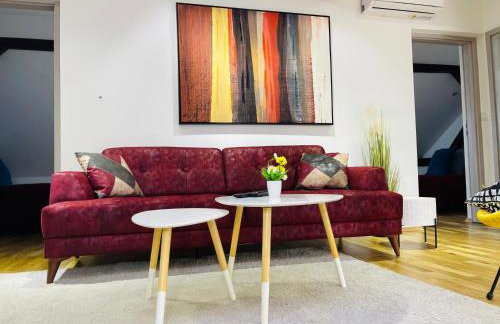 Violet Apartment by Alex Rafael - Photo 9