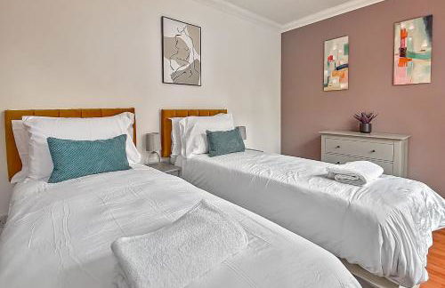 Stylish Town Centre Apartment, ALLOCATED FREE PARKING SPACE, RICKMANSWORTH HIGH STREET, Modern Decor, Juliet Balcony, Walking Distance to Rickmansworth Station Metropolitan Line - Foto 43