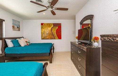 Juanita's Waterfront Villa - Foto 18