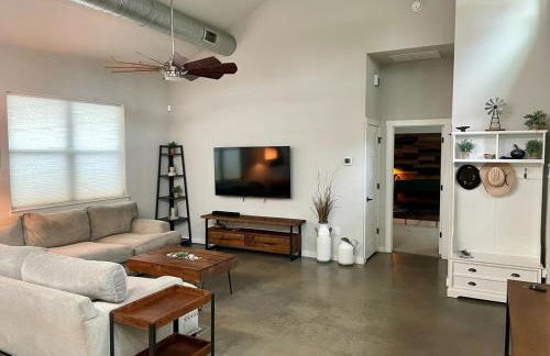 Secluded Hill Country Getaway with Spa and Sauna - Foto 3