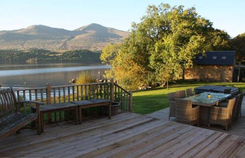 Ardeonaig Lodge with Hot Tub & Water Fronted Games room - Foto 20