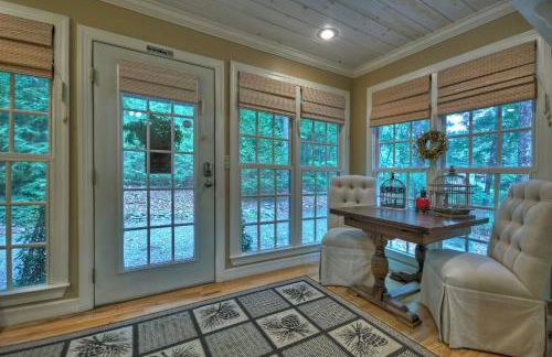 Southern Living Cottage Cozy up by the fire relax on the porch and enjoy peaceful surroundings - Foto 30