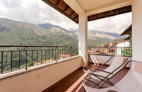 Sciura Elena's Terrace With Lake, Mounts & Valley by Halldis - Foto 39