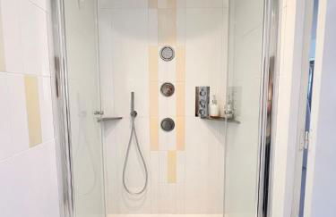 Suite 2 à 4 personnes lit rond Bergson Stade Zénith - Foto 36