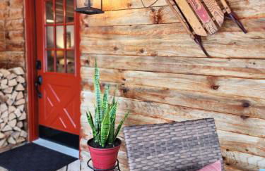 Stylish Forest Lodge with Large Hot Tub, Firepit and Fireplace minutes to Gore Mountain - Foto 52