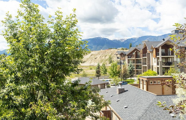 AMAZING 3Br Condo | Heated Pool & Hot Tub | Hm Theatre | Pool Table - Photo 1