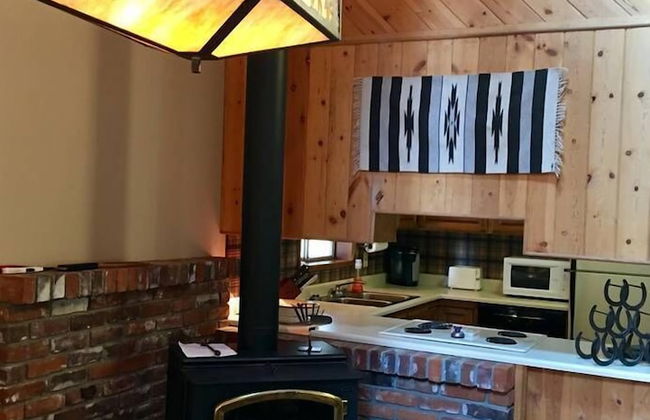 Whispering Pines Cabin Retreat - Foto 11