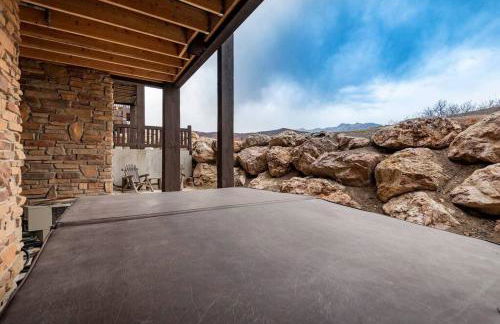 Lakeside Escape with Hot Tub - Foto 8