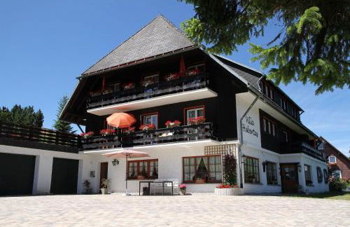 Villa Hubertus - Ferienwohnungen am Feldberg - Foto 1