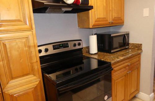 Beautiful 2-Bedroom Condo Near Universal and other Orlando Attractions, King Bed & Wi-Fi - Foto 13