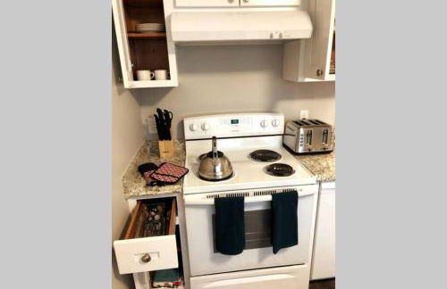 Luxury stay near Oakridge Mall for vacation/work - Foto 11