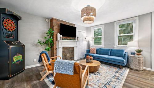 Cozy Southside Pitt home w/ Pool Table +Yard - Foto 2