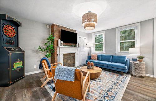 Cozy Southside Pitt home w/ Pool Table +Yard - Foto 2