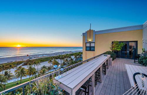 Crown Jewel of Ocean Drive- 2 story Penthouse, 4 Bedrooms & Private rooftop spa - Foto 62
