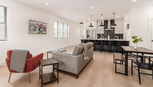 Luxury Escape 4BR 3 bath Oasis in Historic Old Town - Foto 5