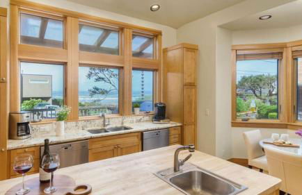 The Castle Rock Estate by Avantstay Steps From Arch Cape Beach w/ Hot Tub & Sauna - Foto 33