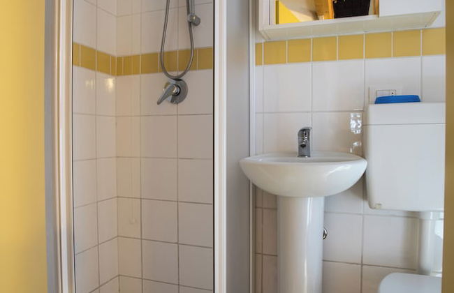 Blue Villa With Shared Pool and Private Garden Near Salò - Photo 15