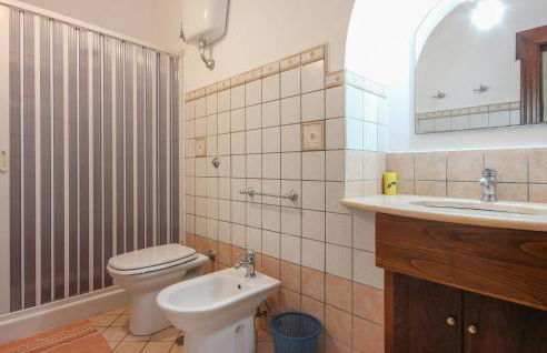 Nice Apartment In Serramezzana With Wifi - Photo 15