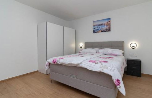 Gorgeous Home In Smokovic - Photo 6