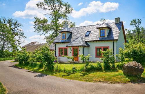 Hazel Lodge - Photo 1