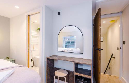 Foden's House by YourStays - 2 Bedroom Cottage in Sandbach with gorgeous dining room extension, High end finish - Foto 32