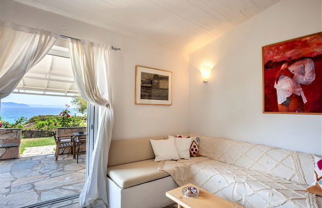 Alterra Vita Captain's Cabin - Photo 13