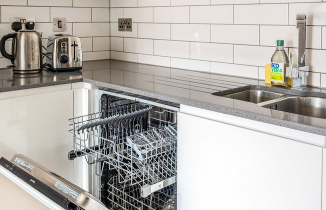 Trendy Elephant and Castle Home - Foto 9