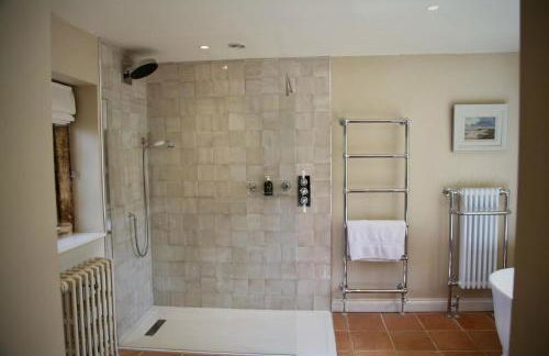 Spacious Cotswold Home for Groups, Country Escape - Photo 19