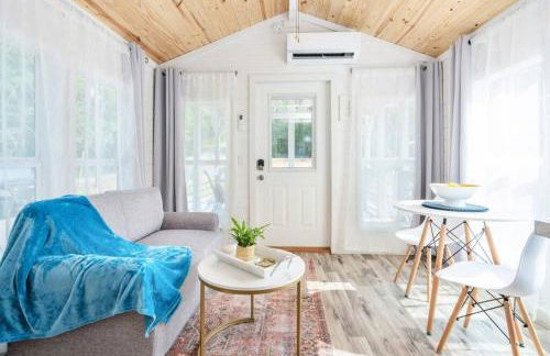 2 Villa D'Azur Luxury Tiny House Mins to Lake Guntersville, Downtown, Firepit - Foto 15