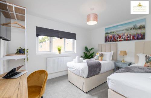 Contractors 3 Bed 2Bath House Free Off Street Parking for 2 Cars WiFi Stevenage Self Catering Sleeps 5 Guests By White Orchid Property Relocation - Foto 4