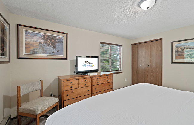 Trapper 8: Cozy 4-Bedroom Condo, 1 Minute to Yellowstone, perfect for 8 guests. - Foto 4