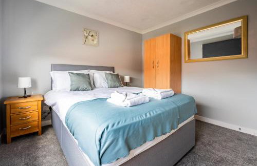 Scotia House -3 bed house in Larkhall with private driveway - Photo 21