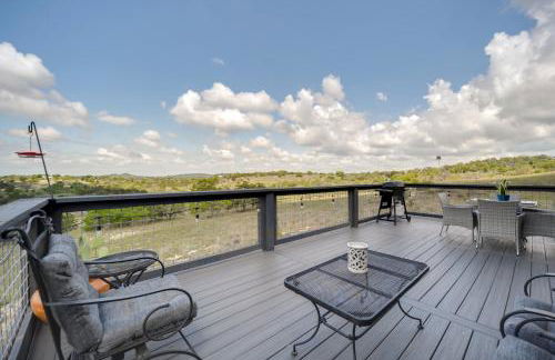 Center Point Countryside Cottage with Deck, Grill! - Photo 16