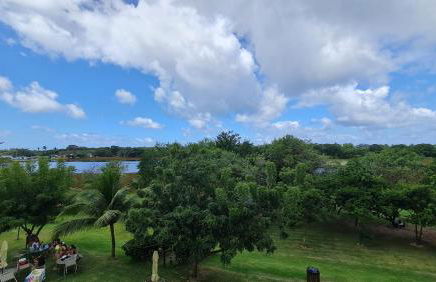 Apartamento espetacular na MELHOR praia da Bahia, GUARAJUBA é uma das únicas praias com selo azul do Brasil -Luxo, lazer, diversão e tranquilidade! Projetado para que você tenha a melhor experiência em hospedagem - Condominio tipo resort, o mais procurado - Foto 18